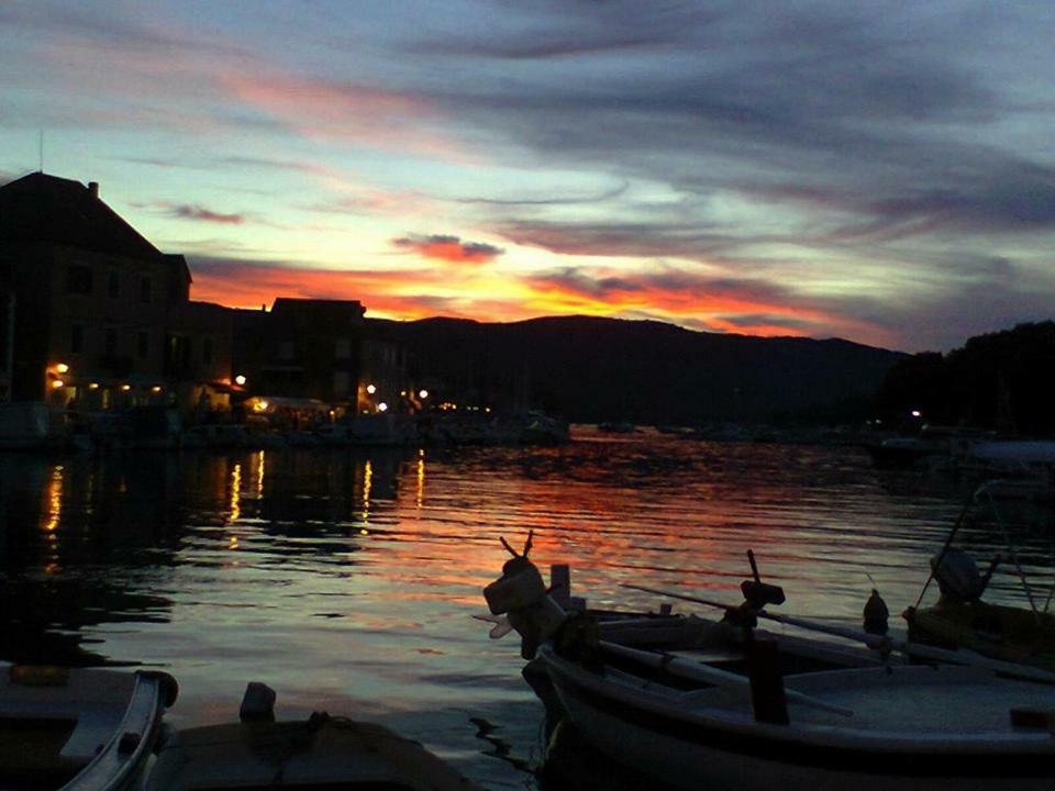 Guest House San Nikola Stari Grad  Buitenkant foto